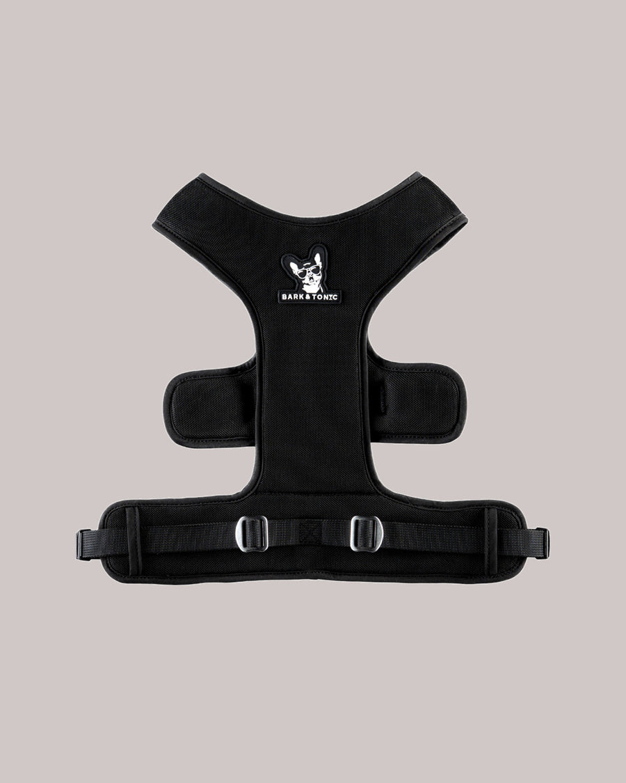 Adjustable strap and buckle detail on the Old Fashioned Bark & Tonic cooling dog
harness (black)